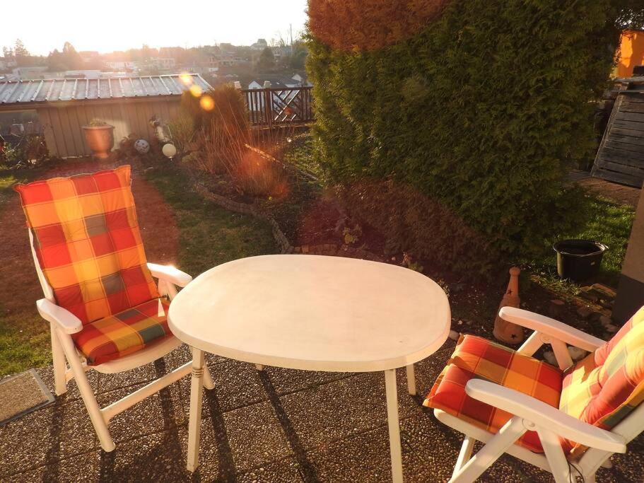 Schoene Gemuetliche Ferienwohnung Mit Fernblick. Nalbach ภายนอก รูปภาพ