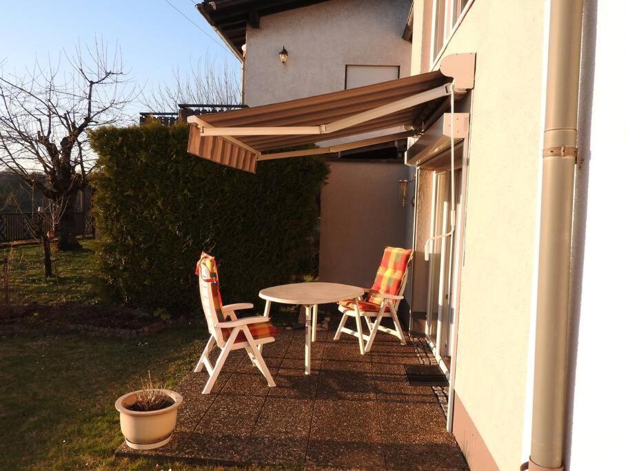 Schoene Gemuetliche Ferienwohnung Mit Fernblick. Nalbach ภายนอก รูปภาพ